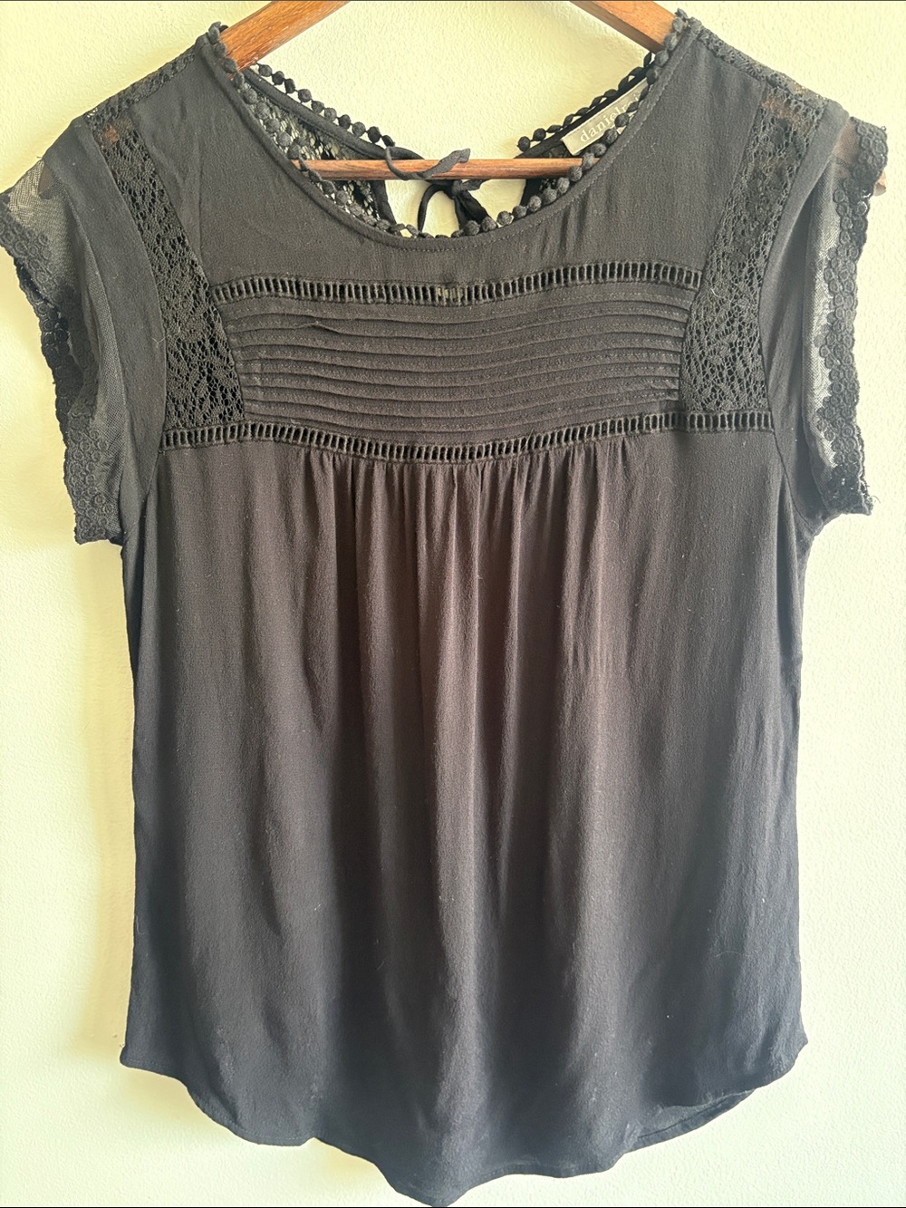Black‎ Lace Yoke Women's Top
